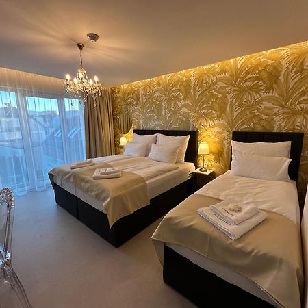 Villa Mala Praha Experience In The Center Of Zilina Luaran gambar