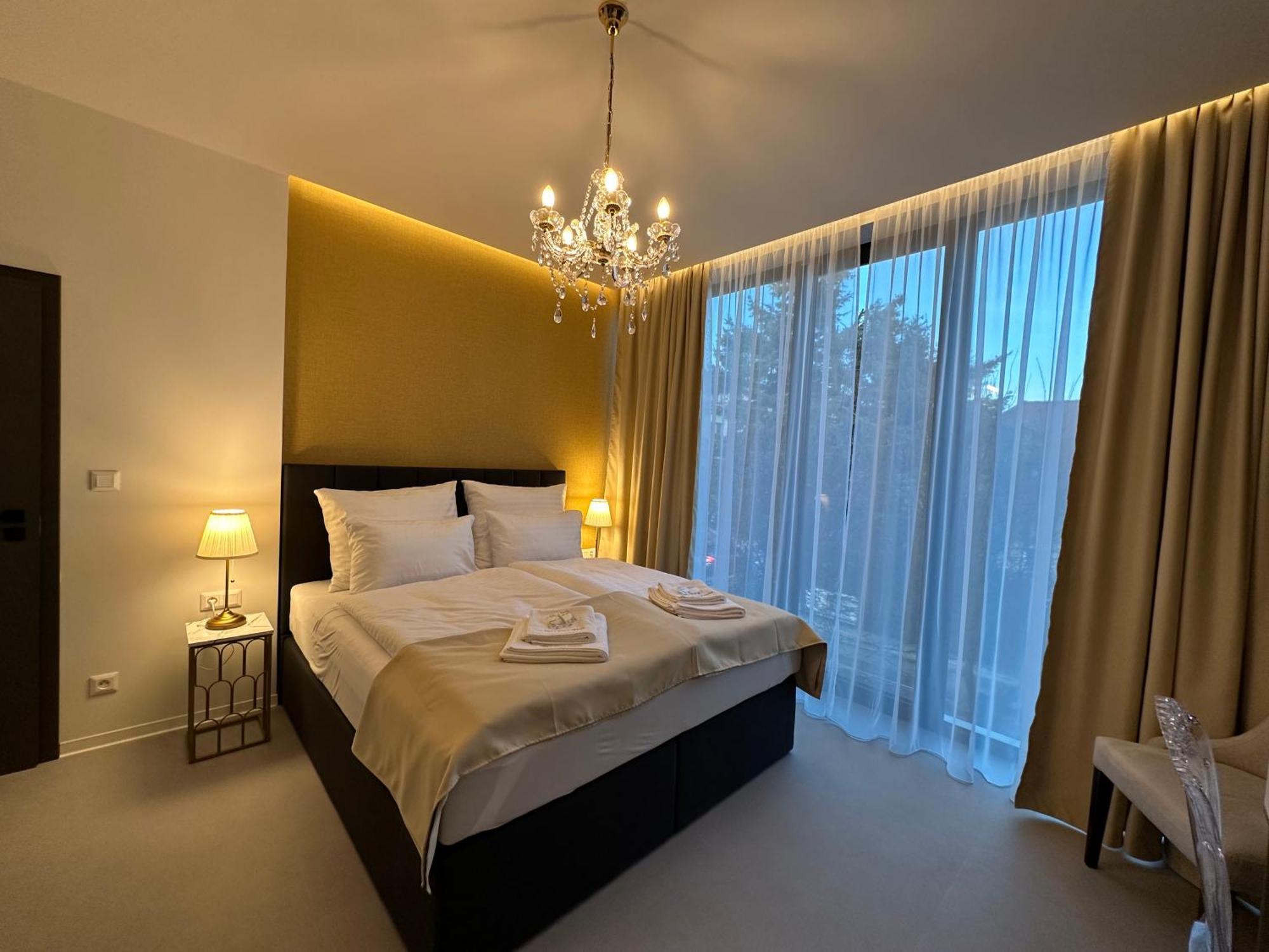 Villa Mala Praha Experience In The Center Of Zilina Luaran gambar